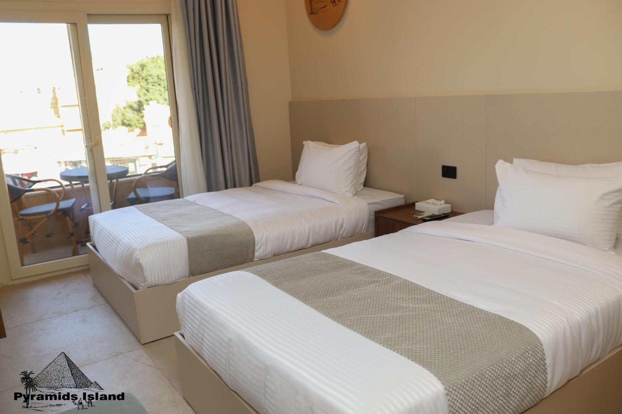 Pyramids Island Bed & Breakfast Kafrat al Jabal Exterior photo